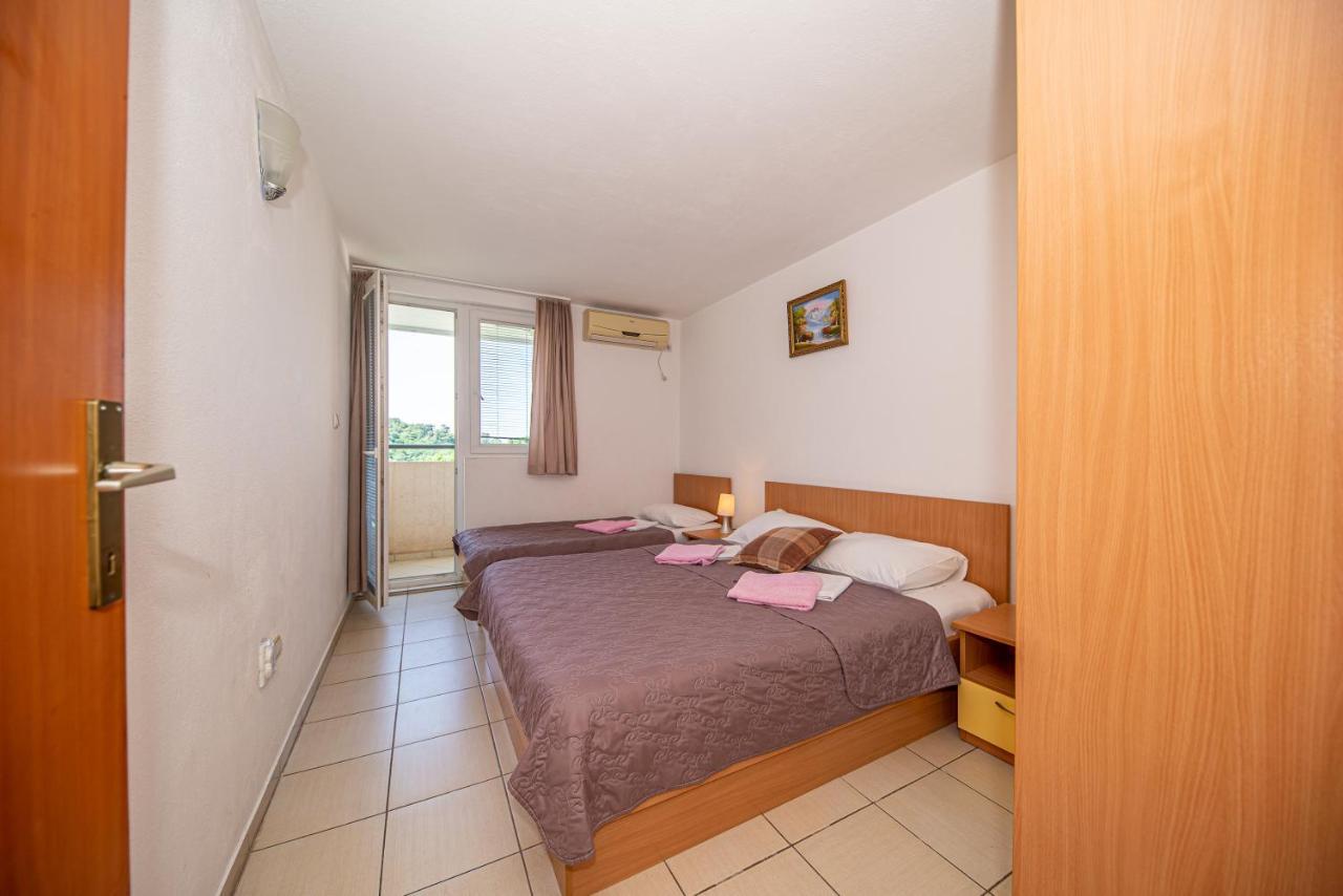 Apartment Knezevic Petrovac Exterior foto