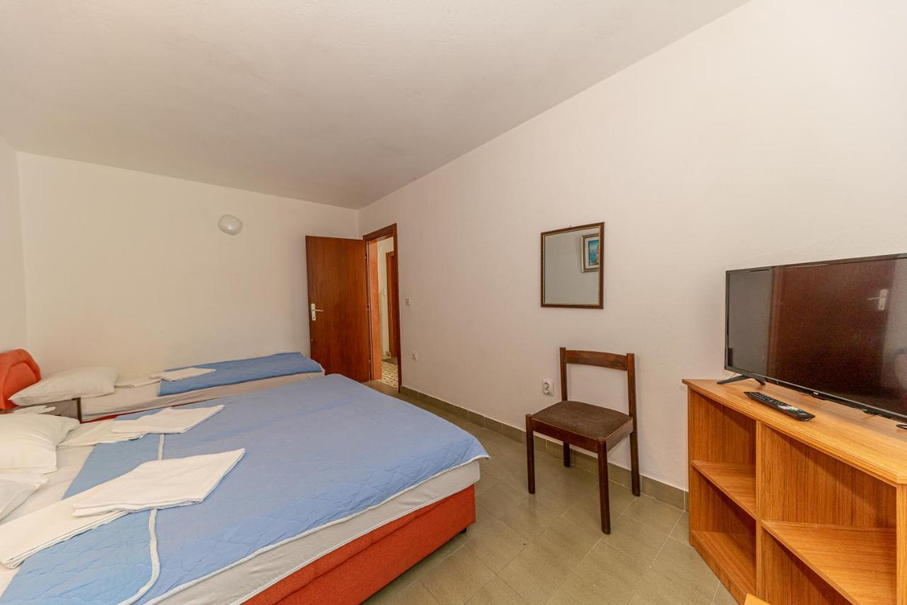 Apartment Knezevic Petrovac Exterior foto