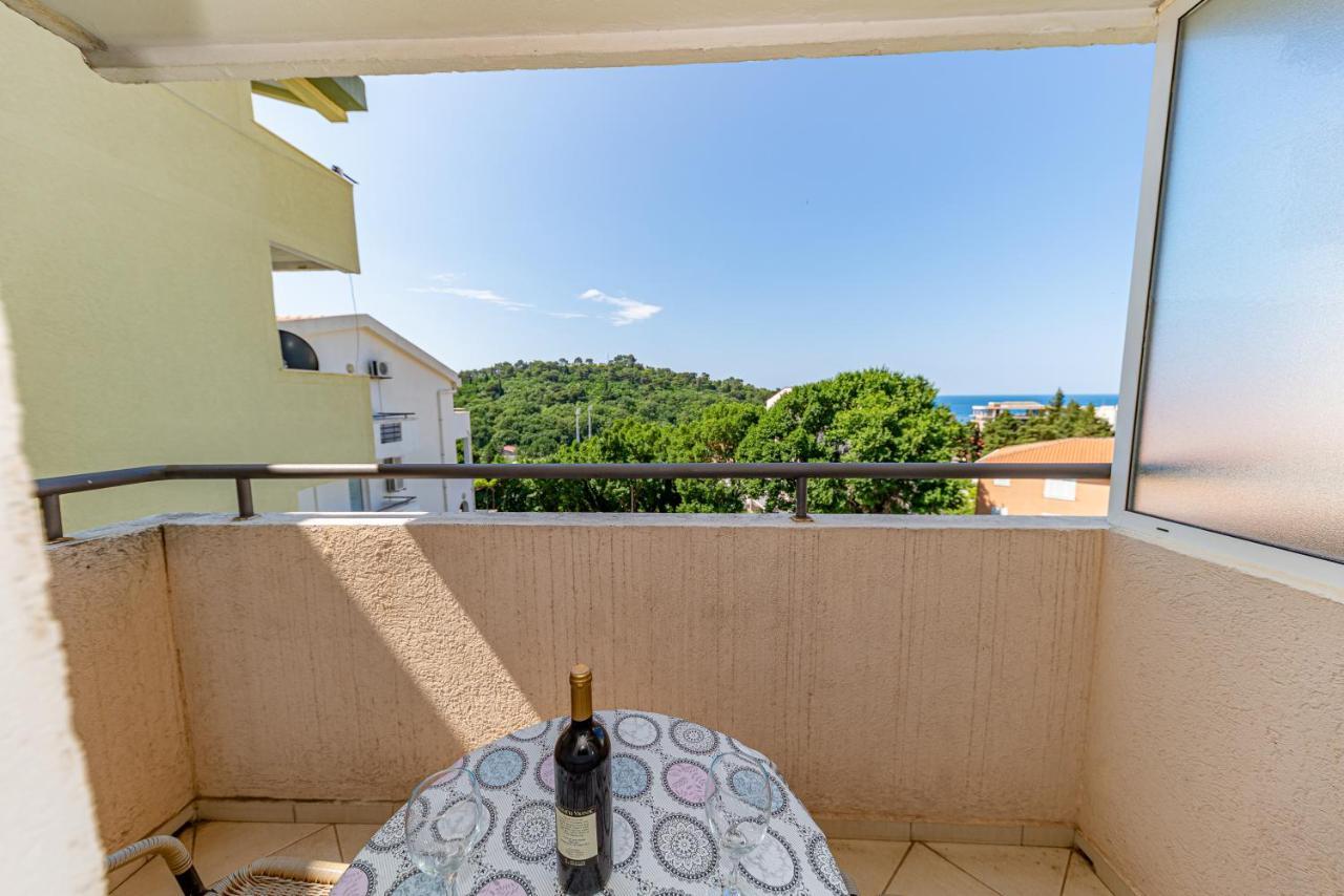 Apartment Knezevic Petrovac Exterior foto